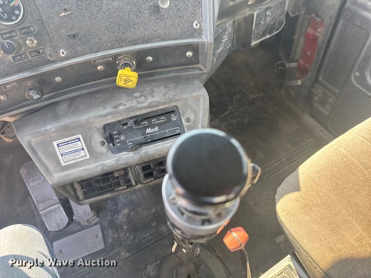 image for item ER2385 1997 Mack ready mix truck