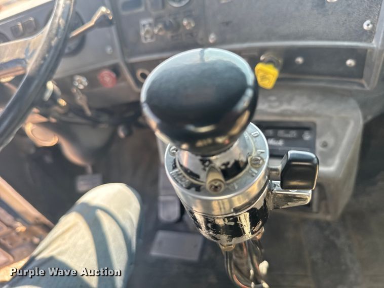 image for item ER2385 1997 Mack ready mix truck