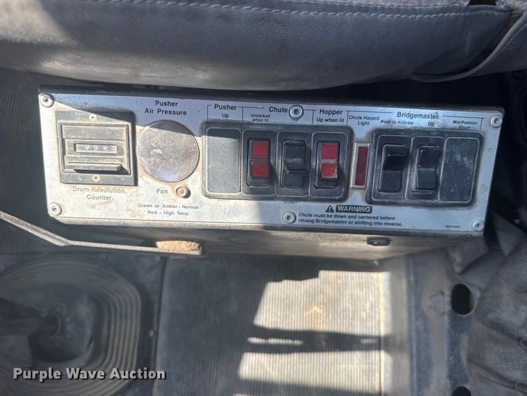 image for item ER2385 1997 Mack ready mix truck