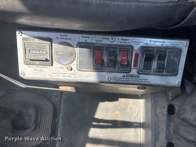 image for item ER2385 1997 Mack ready mix truck