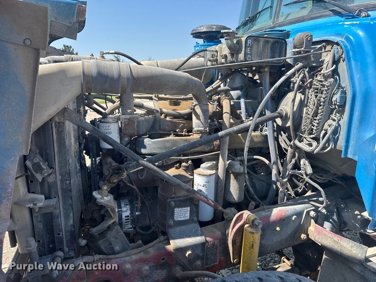 image for item ER2385 1997 Mack ready mix truck