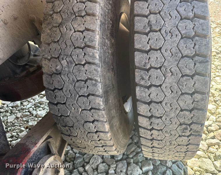 image for item ER2385 1997 Mack ready mix truck