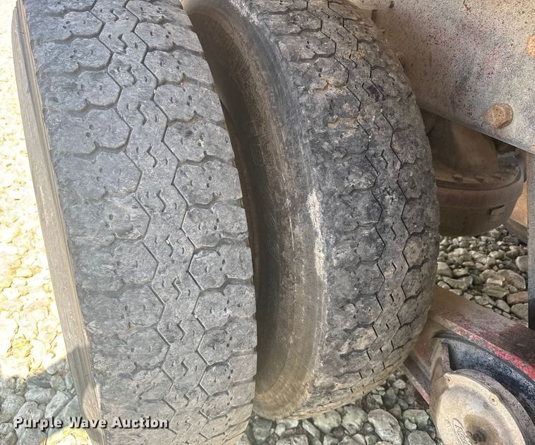 image for item ER2385 1997 Mack ready mix truck