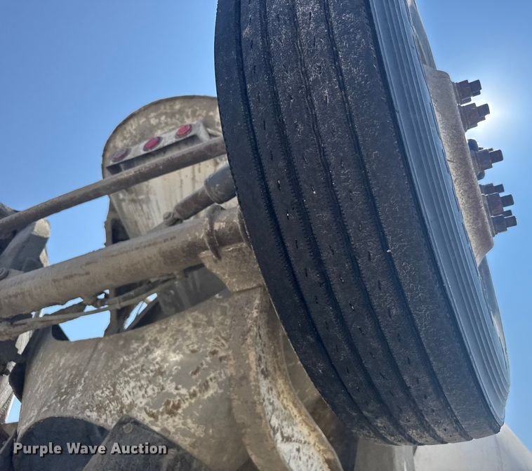 image for item ER2385 1997 Mack ready mix truck