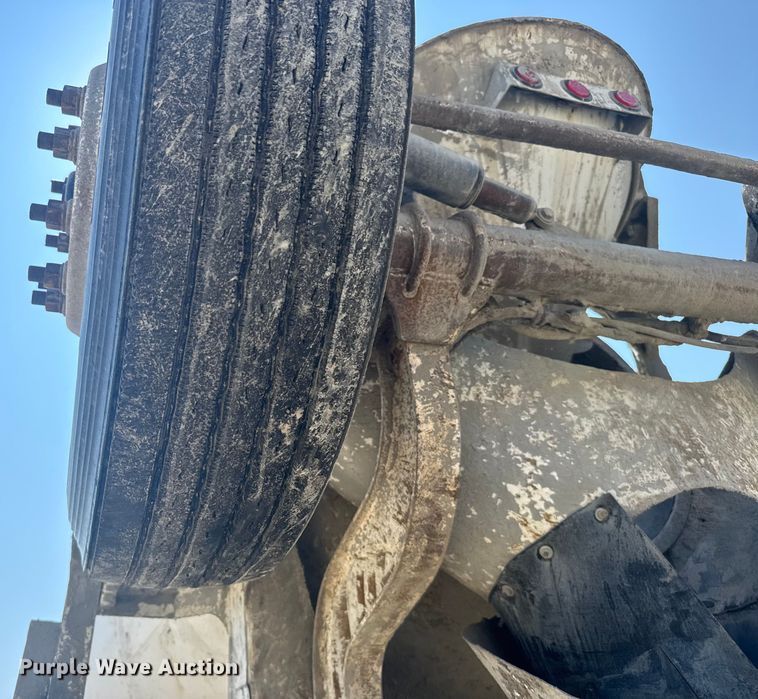 image for item ER2385 1997 Mack ready mix truck