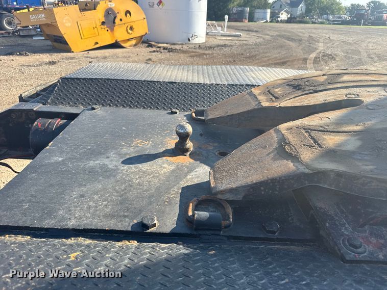 image for item ER2398 1990 Volvo GM WG64T semi truck