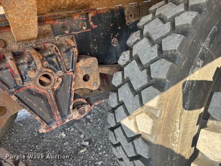 image for item ER2398 1990 Volvo GM WG64T semi truck