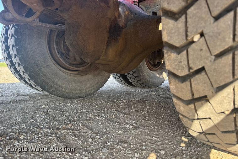 image for item ER2398 1990 Volvo GM WG64T semi truck