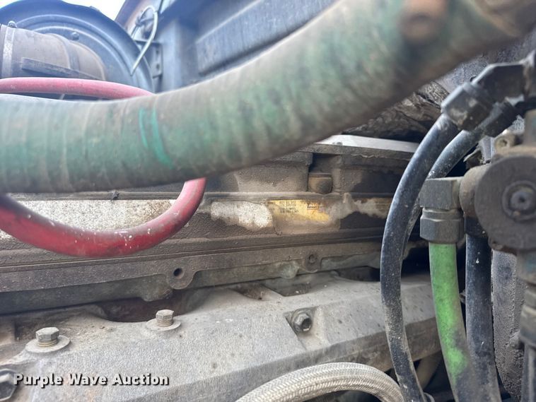 image for item ER2398 1990 Volvo GM WG64T semi truck