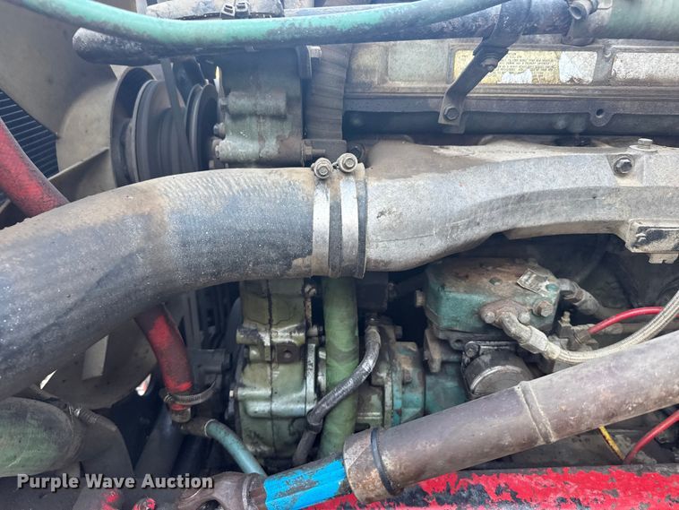 image for item ER2398 1990 Volvo GM WG64T semi truck