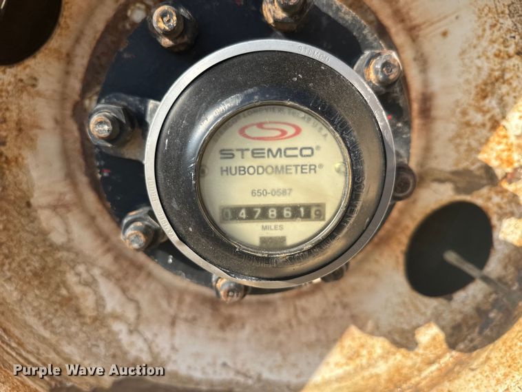 image for item ER2398 1990 Volvo GM WG64T semi truck