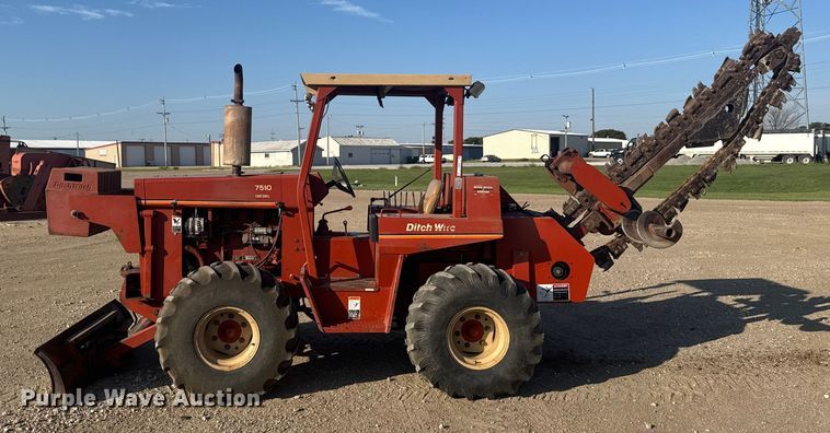 image for item ER2399 1991 Ditch Witch 7510 trencher