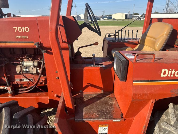 image for item ER2399 1991 Ditch Witch 7510 trencher