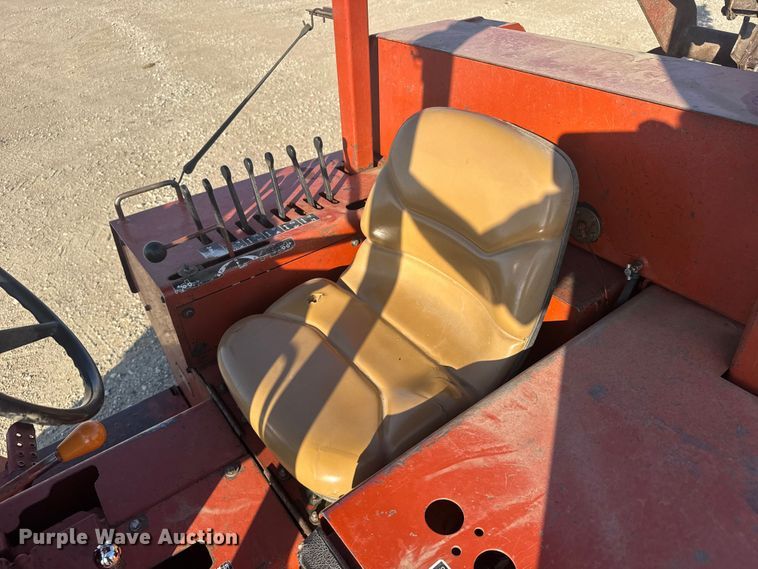 image for item ER2399 1991 Ditch Witch 7510 trencher