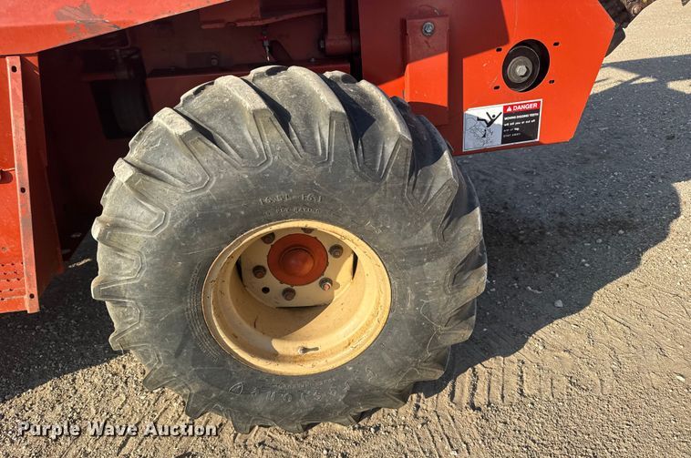 image for item ER2399 1991 Ditch Witch 7510 trencher