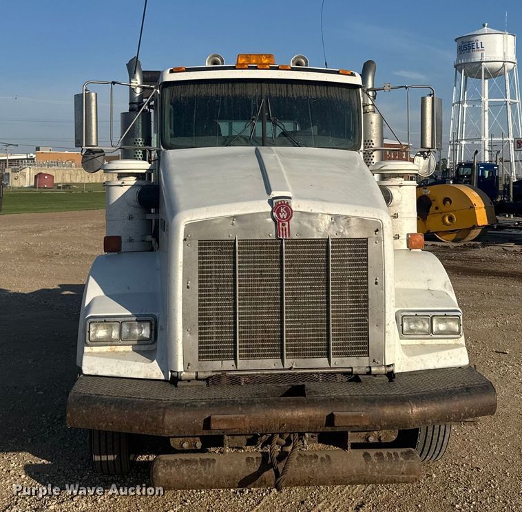 image for item ER2400 2006 Kenworth T800B winch truck