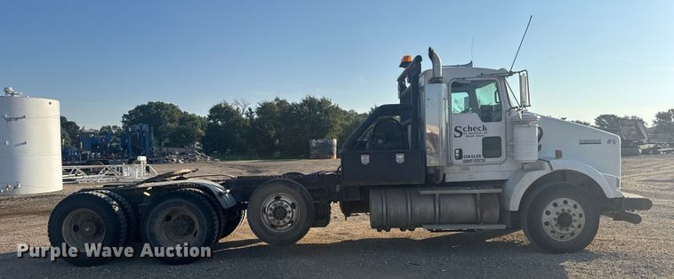 image for item ER2400 2006 Kenworth T800B winch truck