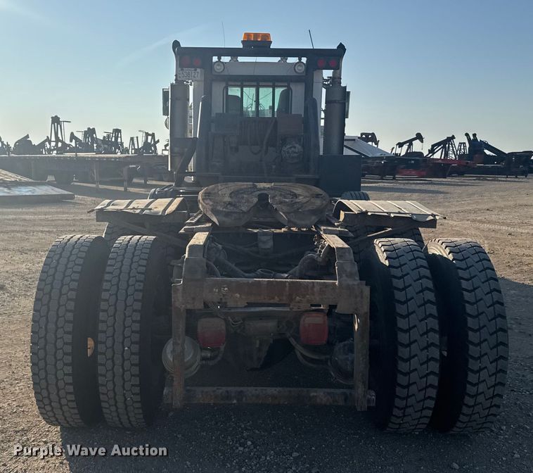 image for item ER2400 2006 Kenworth T800B winch truck