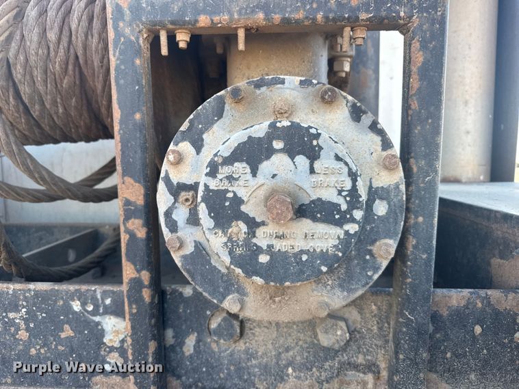 image for item ER2400 2006 Kenworth T800B winch truck