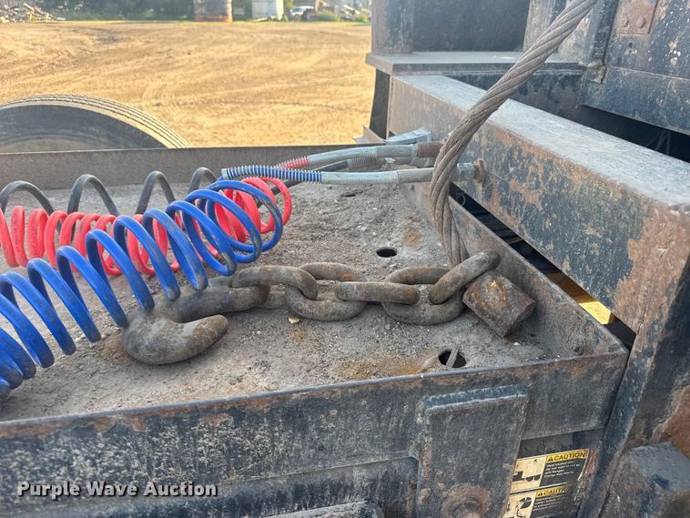 image for item ER2400 2006 Kenworth T800B winch truck