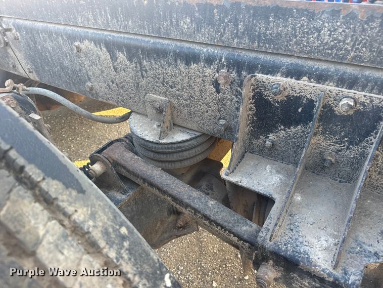 image for item ER2400 2006 Kenworth T800B winch truck