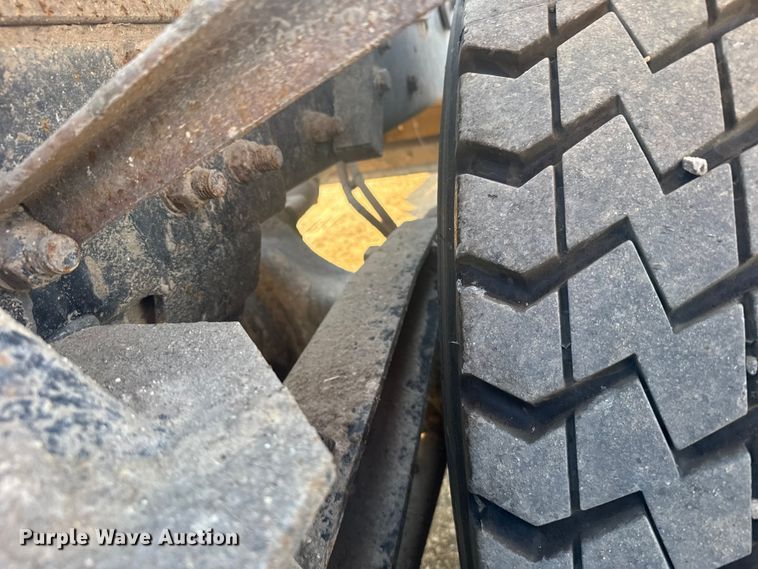 image for item ER2400 2006 Kenworth T800B winch truck