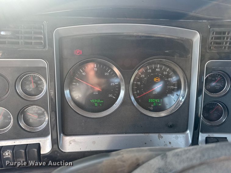 image for item ER2400 2006 Kenworth T800B winch truck