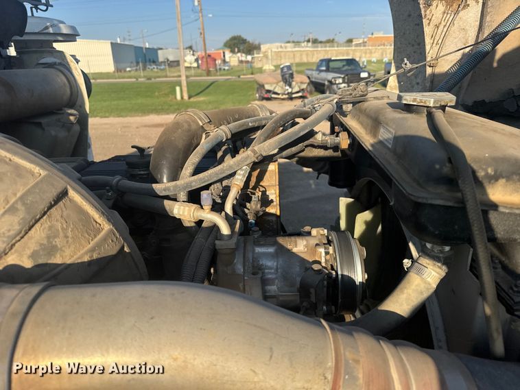 image for item ER2400 2006 Kenworth T800B winch truck