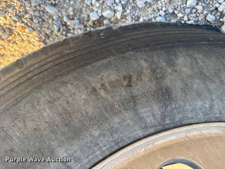 image for item ER2400 2006 Kenworth T800B winch truck