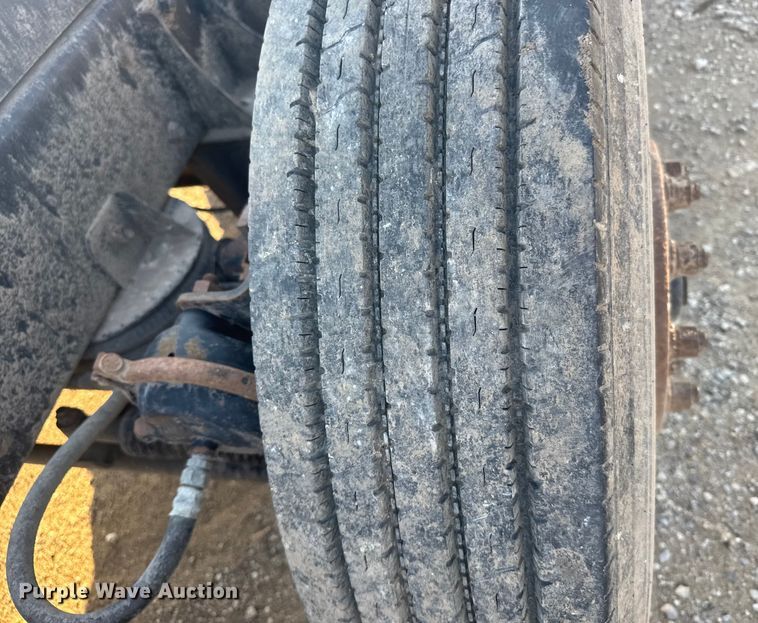 image for item ER2400 2006 Kenworth T800B winch truck