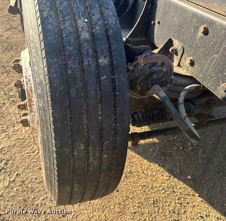 image for item ER2400 2006 Kenworth T800B winch truck