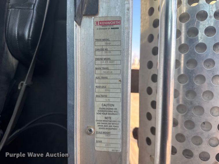 image for item ER2400 2006 Kenworth T800B winch truck