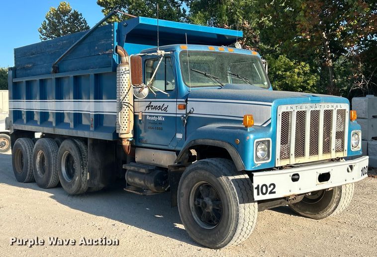image for item ET3107 1998 International 2500 GLR dump truck