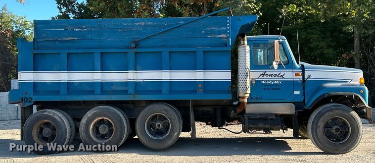 image for item ET3107 1998 International 2500 GLR dump truck