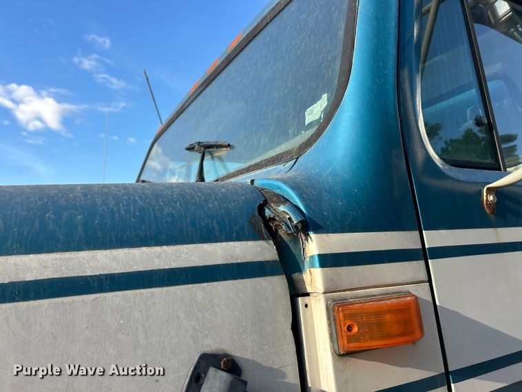 image for item ET3107 1998 International 2500 GLR dump truck