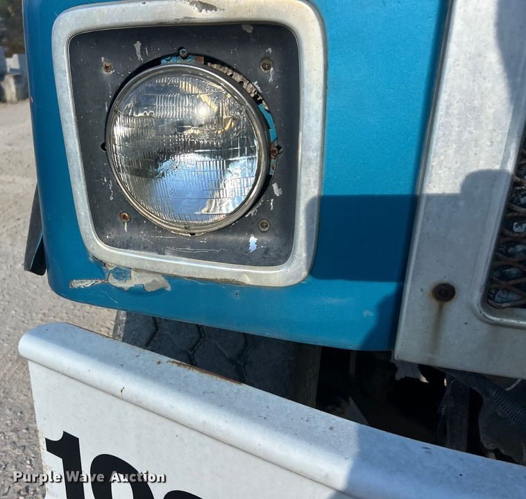 image for item ET3107 1998 International 2500 GLR dump truck