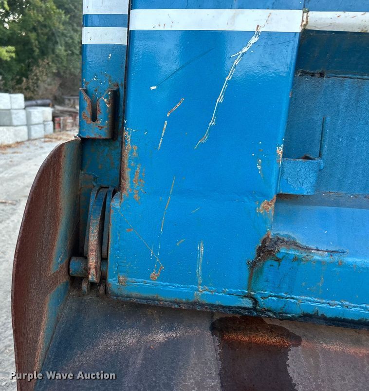 image for item ET3107 1998 International 2500 GLR dump truck