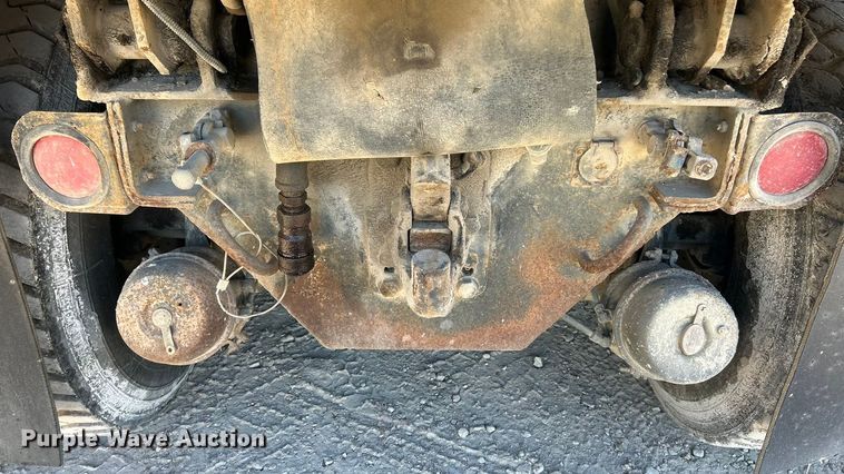 image for item ET3107 1998 International 2500 GLR dump truck