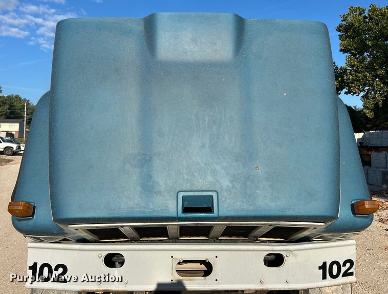 image for item ET3107 1998 International 2500 GLR dump truck