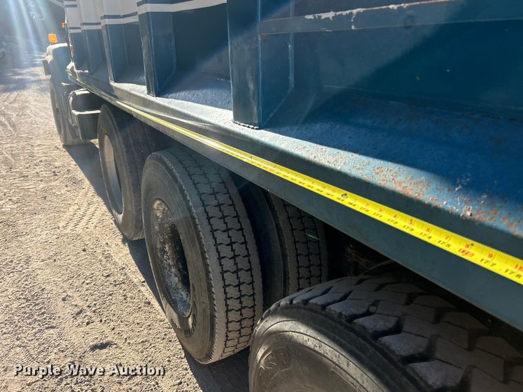 image for item ET3107 1998 International 2500 GLR dump truck