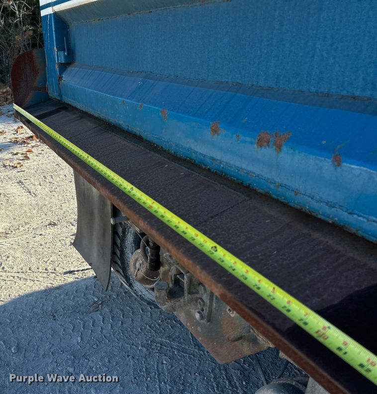 image for item ET3107 1998 International 2500 GLR dump truck