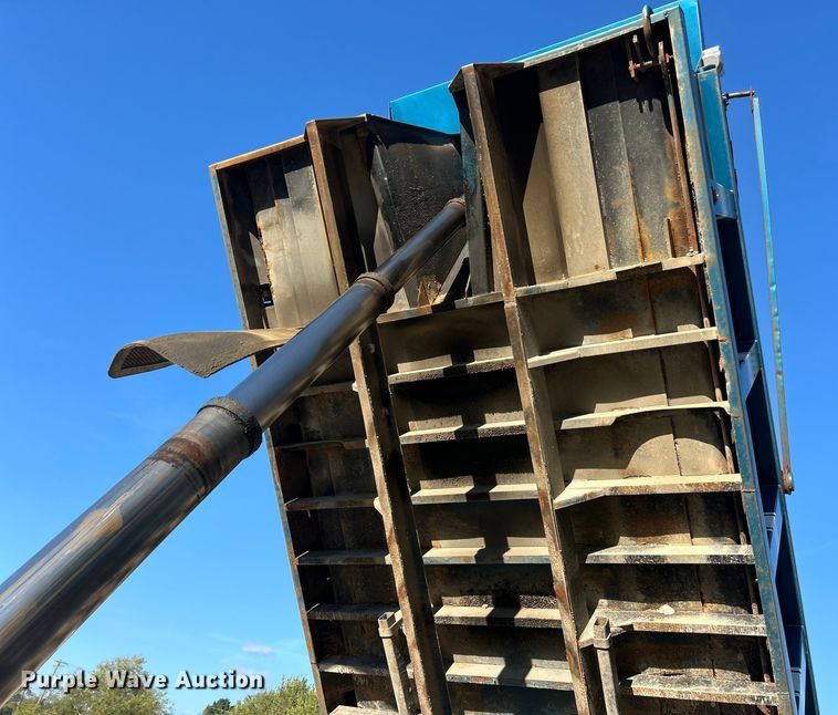 image for item ET3107 1998 International 2500 GLR dump truck