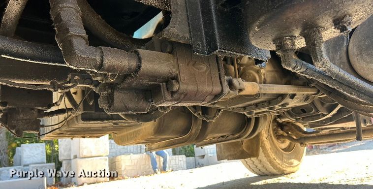 image for item ET3107 1998 International 2500 GLR dump truck