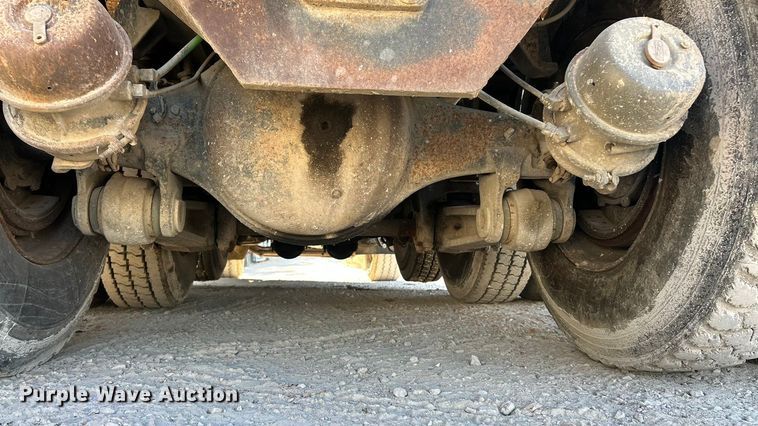 image for item ET3107 1998 International 2500 GLR dump truck