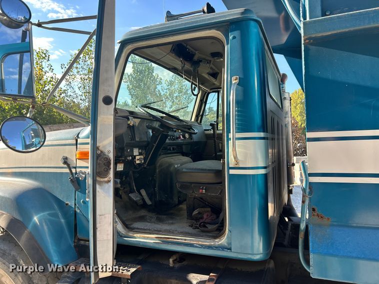 image for item ET3107 1998 International 2500 GLR dump truck