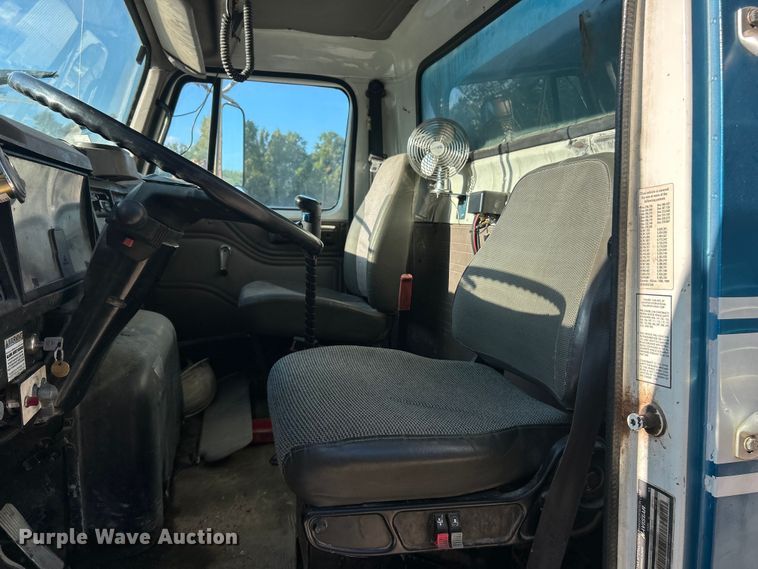 image for item ET3107 1998 International 2500 GLR dump truck