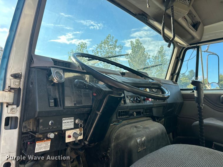 image for item ET3107 1998 International 2500 GLR dump truck