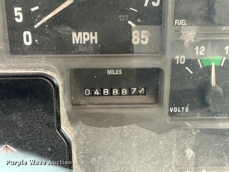 image for item ET3107 1998 International 2500 GLR dump truck