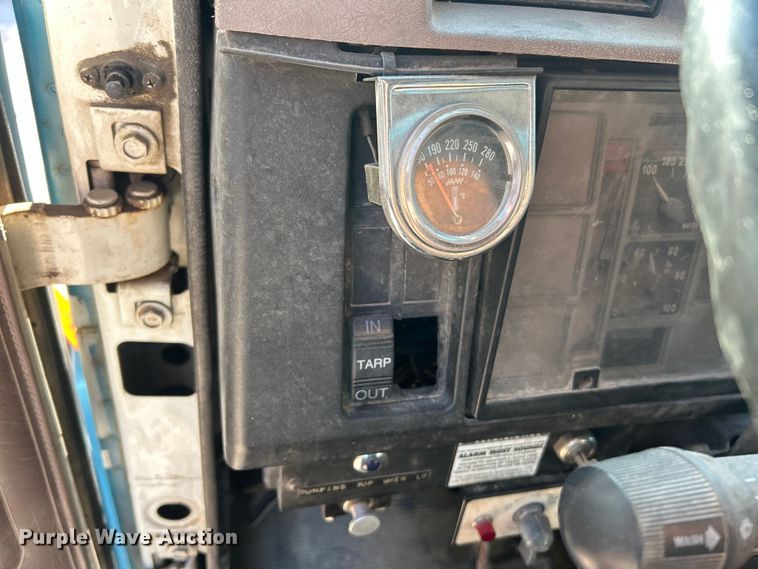 image for item ET3107 1998 International 2500 GLR dump truck