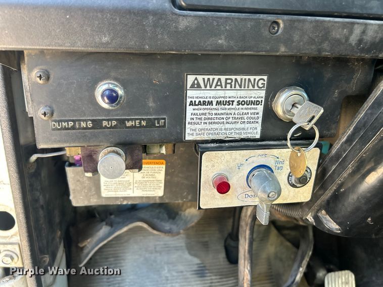 image for item ET3107 1998 International 2500 GLR dump truck